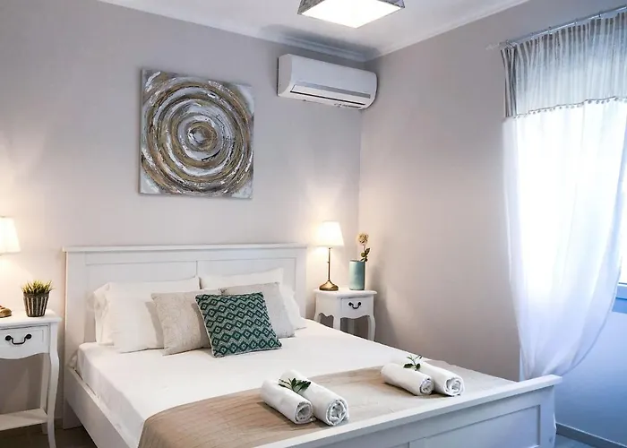 Alekas Harbour House